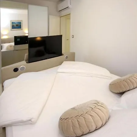 Vila Gabriel - Three Bedroom With Outdoor Pool