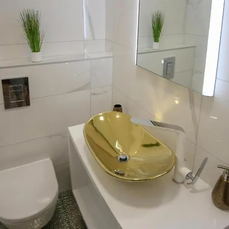 Vila Gabriel - Three Bedroom With Outdoor Pool Drniš