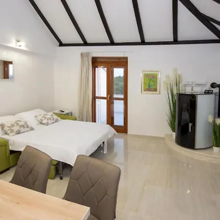 Villa Gabriel - Three Bedroom With Outdoor Pool