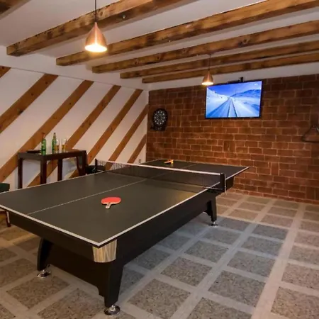 Gabriel - Three Bedroom With Outdoor Pool * Drniš