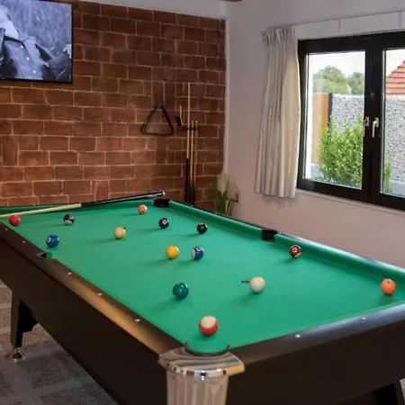 Gabriel - Three Bedroom With Outdoor Pool