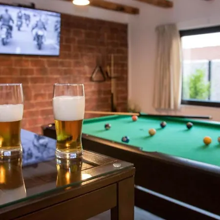 Gabriel - Three Bedroom With Outdoor Pool Vila Drniš