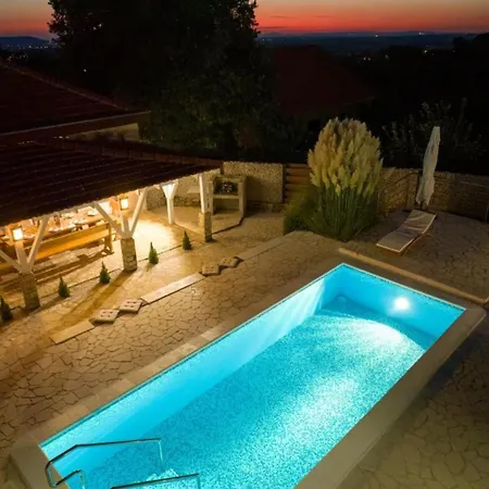Villa Gabriel - Three Bedroom With Outdoor Pool