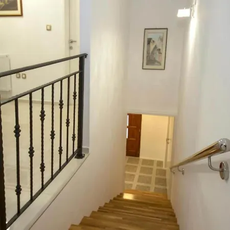 Gabriel - Three Bedroom With Outdoor Pool Vila *