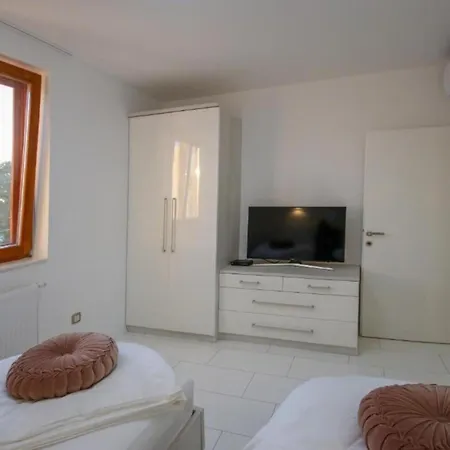 Villa Gabriel - Three Bedroom With Outdoor Pool