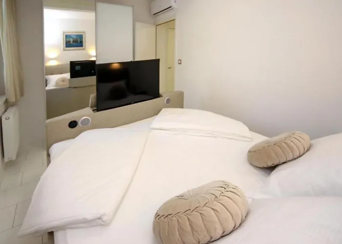 וילה Gabriel - Three Bedroom With Outdoor Pool