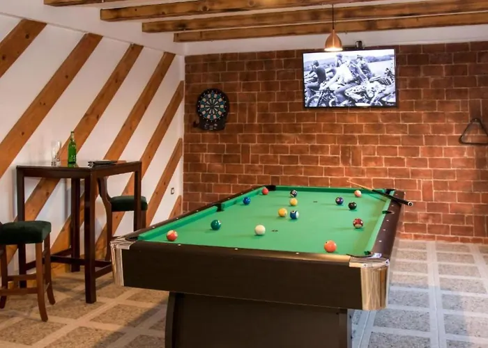 Gabriel - Three Bedroom With Outdoor Pool וילה Drniš