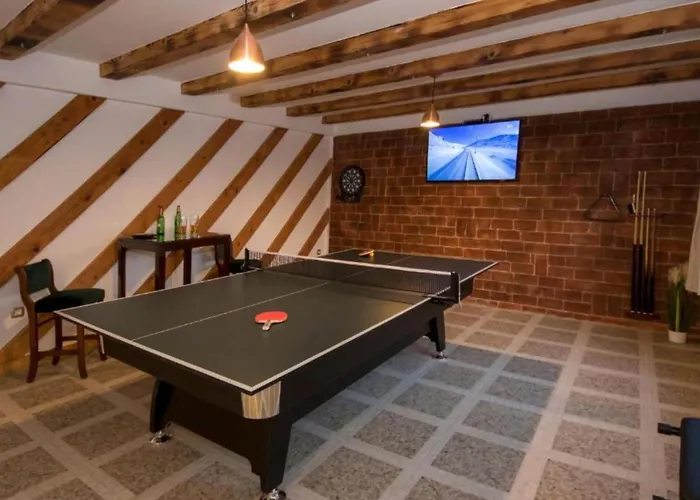 Gabriel - Three Bedroom With Outdoor Pool * Drniš