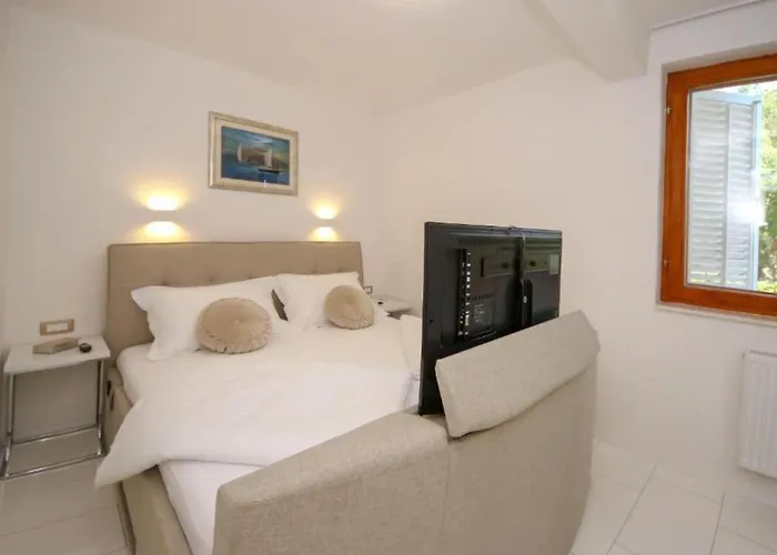 וילה Gabriel - Three Bedroom With Outdoor Pool Drniš