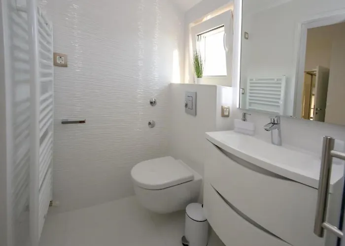 Gabriel - Three Bedroom With Outdoor Pool Drniš